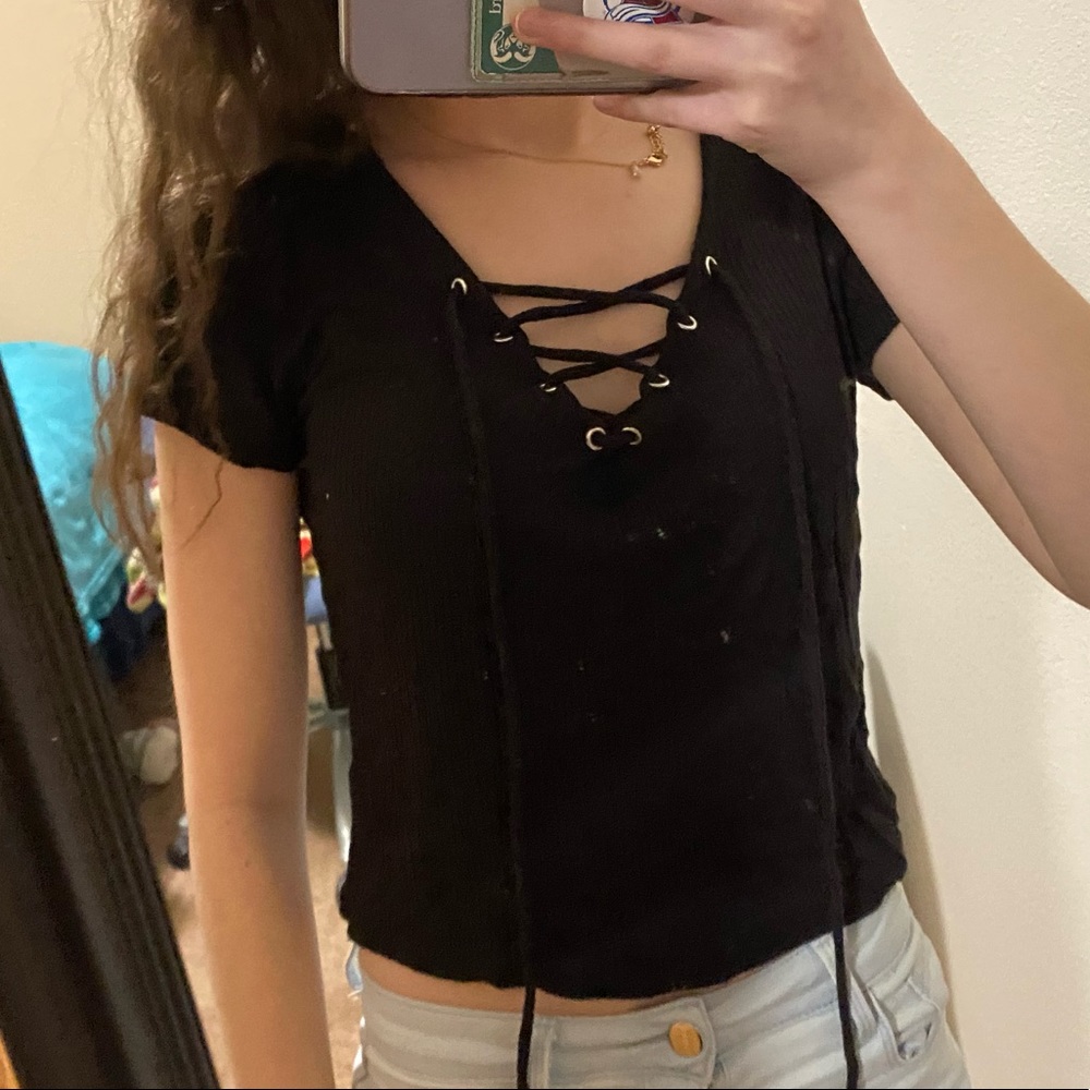 black shirt with string